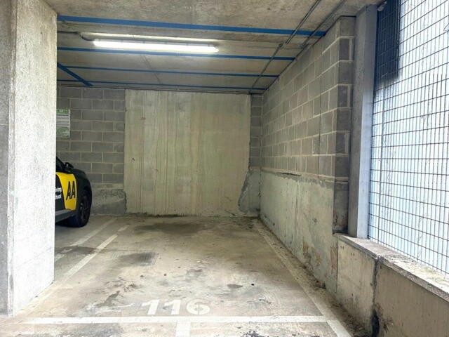 Station Approach, High Point Village, Hillingdon, Garage For Sale