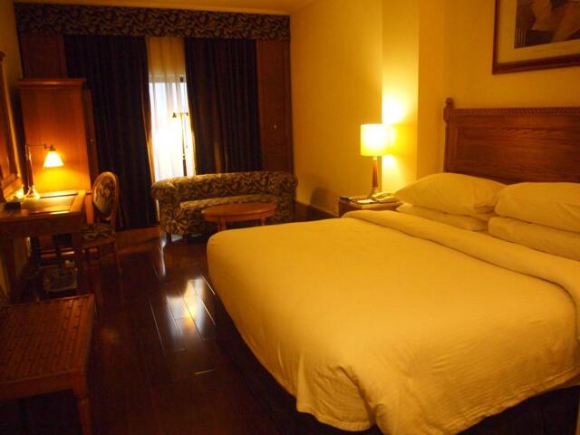 E, Jinnah Avenue, Blue Area, Islamabad, Hotel Crown Plaza