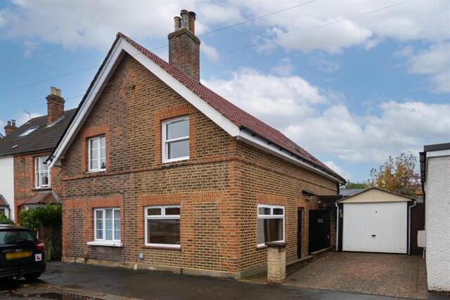 Nutley Lane, Reigate, 2 Bedroom Semi-detached