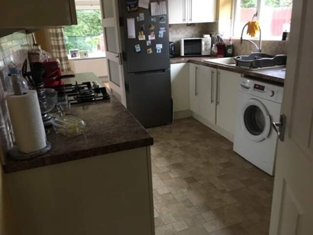 Romiley, Room For Rent