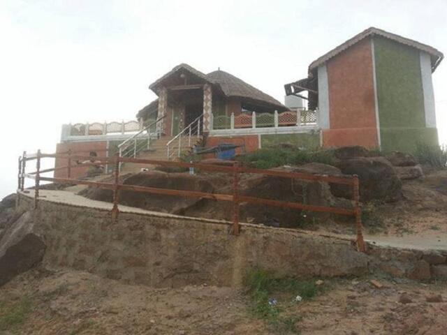 Opp Sanjot Nagar Bhuj Khavda Road Rudramata Bhuj Kutch, Bhuj, Hotel Rudra Hills