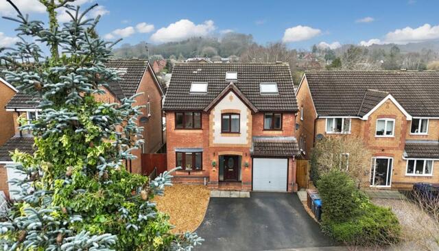 Austin Close, Cheadle, 6 Bedroom Detached