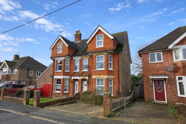 Summerheath Road, Hailsham, 5 Bedroom Semi-detached