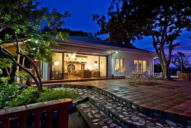 Taninay Munti, Puerto Galera, Kasbah Remo Villa