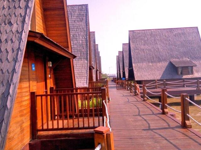 Ade Irma Suryani No  Cirebon, Cirebon, Seaview Cottage Cirebon