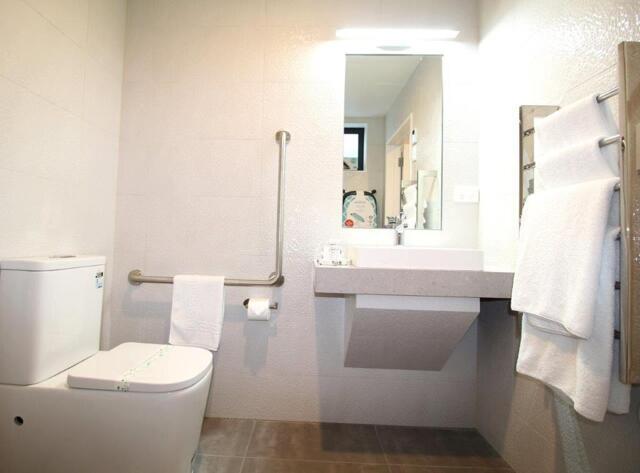 Rawene Rd, Birkenhead, Auckland, Fernz Motel And