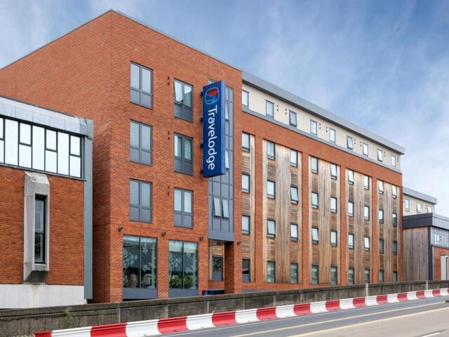 Octagon Parade, High Wycombe, Travelodge High Wycombe