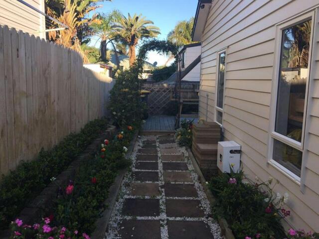 Lake Road A, Auckland, Nice Suit Room