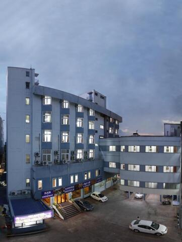 A ,bharathiyar Road, Siddhapudur, Coimbatore, Coimbatore, Sri Aarvee Hotel