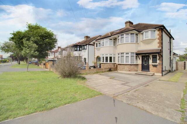 Redden Court Road, Harold Wood, 3 Bedroom Semi-detached