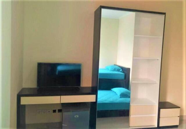 Jalan Chalcedony Barat  Kp Curug Sangereng Rt / Paramount Gading Serpong, Tangerang, Giant Kost, Hot