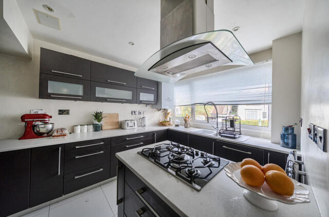 Prospect Road, Barnet, 2 Bedroom End