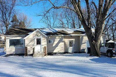Higbie Ave E, Minnesota Lake, Preforeclosure Single-family Home