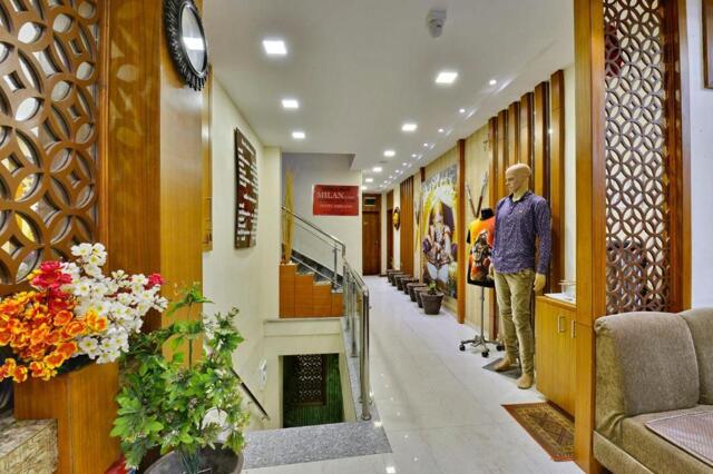 Gopal Mandir Marg / Ram Ji Ki Gali Ujjain Mp, Ujjain, Hotel Midland, Love