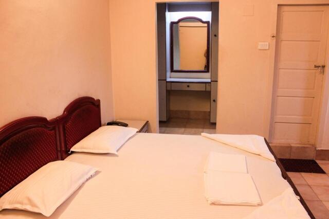 Trivandrum Bakery Palayam Road, Thiruvananthapuram, Hotel Keerthi, Hotel