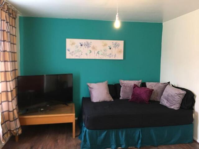 Whitecliff Close, Manchester, Curry Mile House