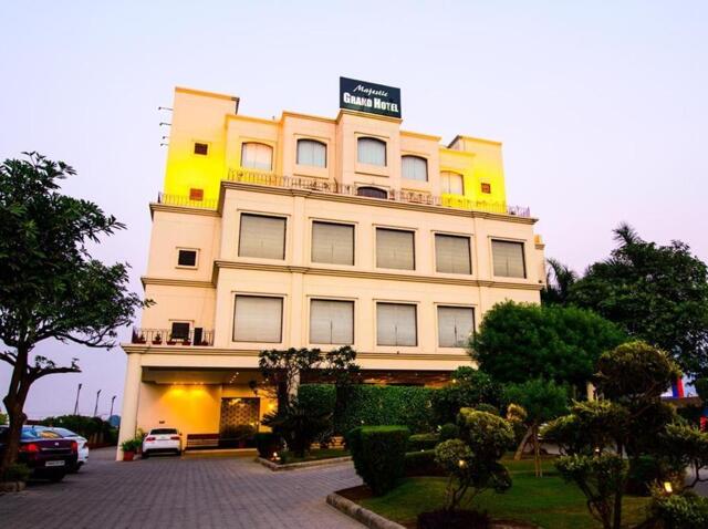 Gt Road, Paragpur, Jalandhar, Majestic Grand Hotel