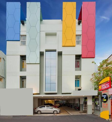 Kalingarayan Street Ramnagar, Coimbatore, Hotel Vijay Fablis