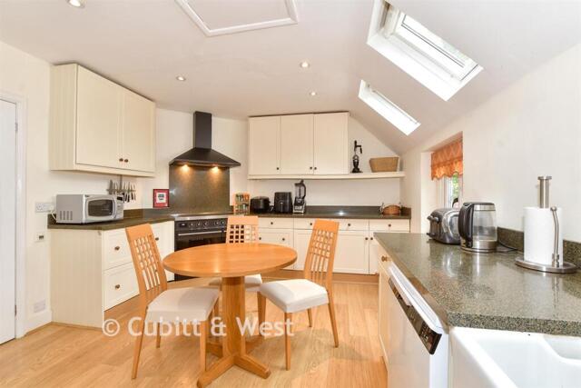 Holtye Road, East Grinstead, 3 Bedroom Detached