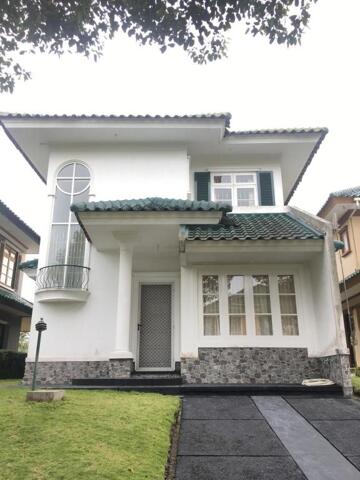 Puncak Resort, Sukanagalih, Pacet, Kab. Cianjur Jl. Gn Tretes No,puncak, Villa Puncak Resort
