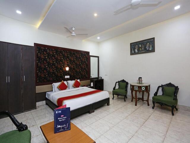 Civil Lines, Near Distict Collector Office, Nayapura, Kota, Hotel Navrang, Hotel