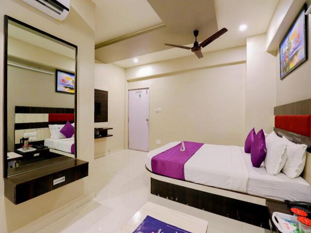 Th Floor, Kahan Commercial, Above Vijay Sales, S P Ring Road, Odhav, Ahmedabad, Hotel O Apollo