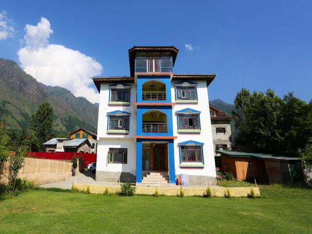 Hotel El Classics, Brein Nishat, State Bank Astaan Road, Srinagar, Super Oyo Hotel