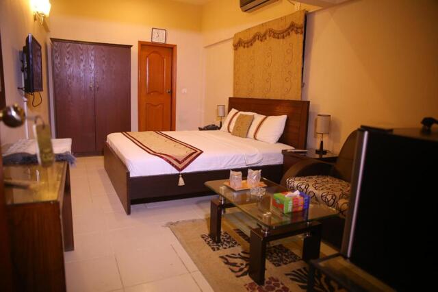 -d, Pechs Block,karachi, Royal Inn Hotel