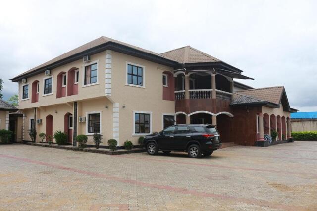 Everest Bassey Drive, Off Shelter Afrique, Emrosy Hotels, Hotel