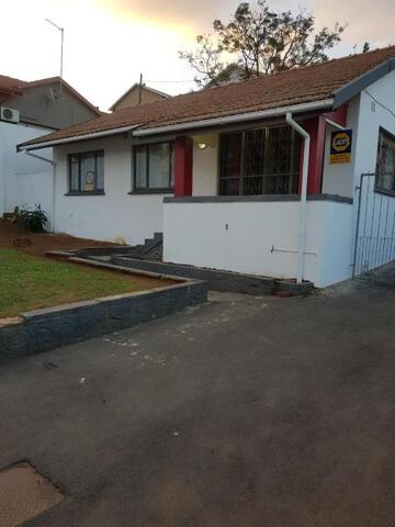 Parlock Drive, Newlands West, 48 On Parlock