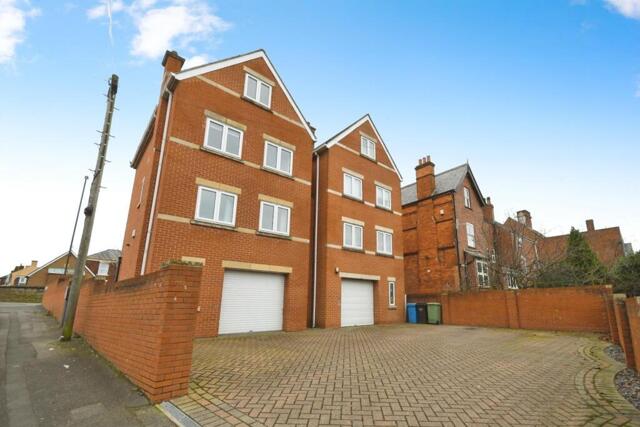 Newbold Road, Chesterfield, 3 Bedroom Detached