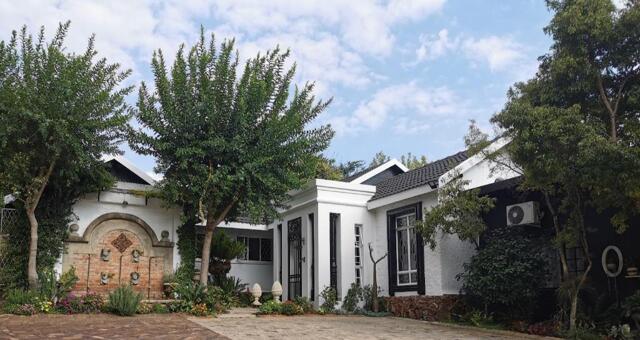 Lynburn Road, Lynnwood Manor,  Pretoria, South Africa, Pretoria, At 98 On