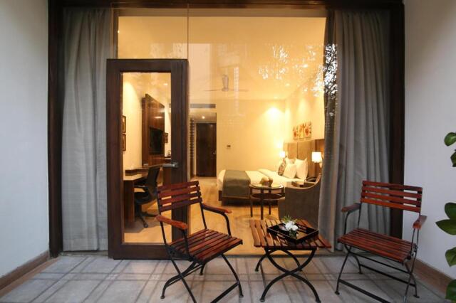 No,service Rd, Board Office Square, No  Locality,  Shivaji Nagar, Bhopal, Kwalitys Motel Shiraz