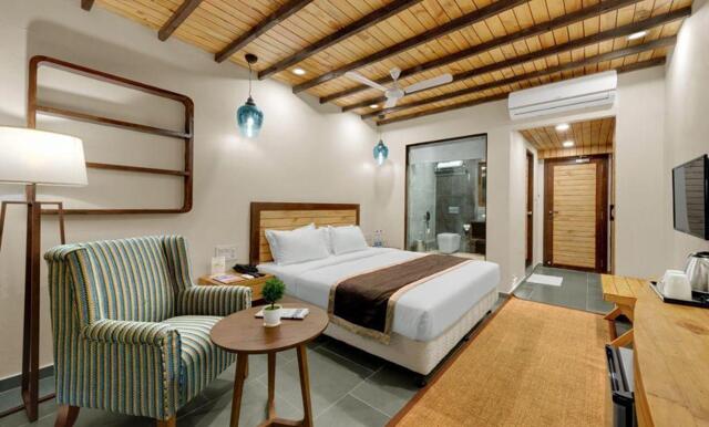 Somnath Porbandar Highway,opp Tortoise Nurture Centre,madhavpur Ghed, Porbandar, The Fern Leo