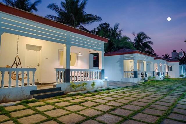 Ecr Road, Mamallapuram, Varuna Inn Banquets