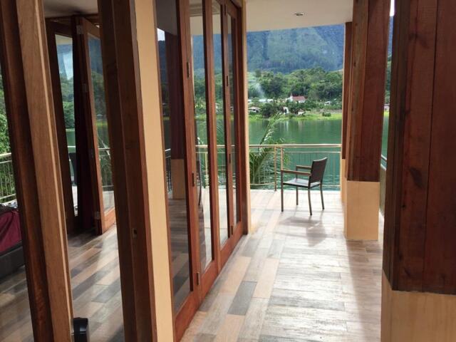 Jalan Lingkar Tuktuk, Samosir, Peaceful Lakeside Villa