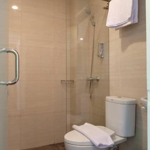 Jalan Erlangga, Kediri, Front One Inn