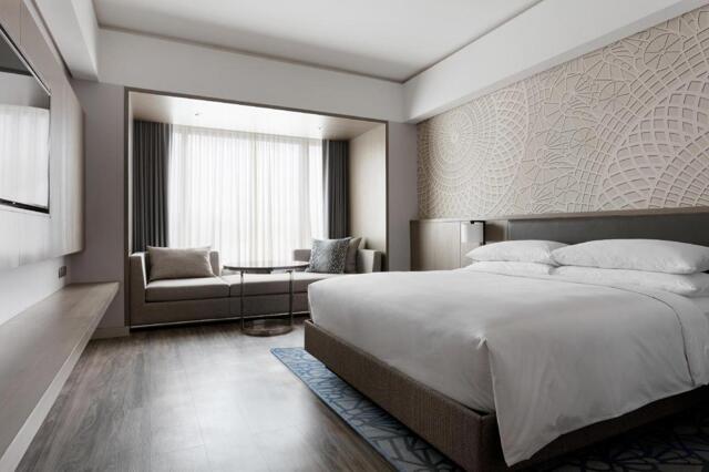 Manuel A Roxas Highway, Mabalacat, Clark Marriott Hotel