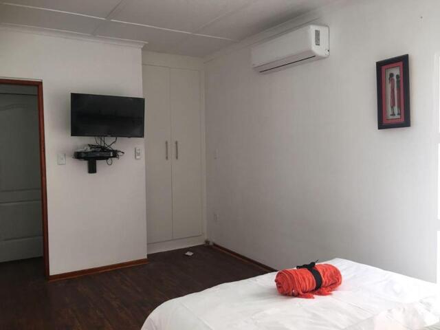 Fortuna Road Sanddrift Beautiful Cottage  Bedrooms, Cape Town, Beautiful 2 Bedrooms