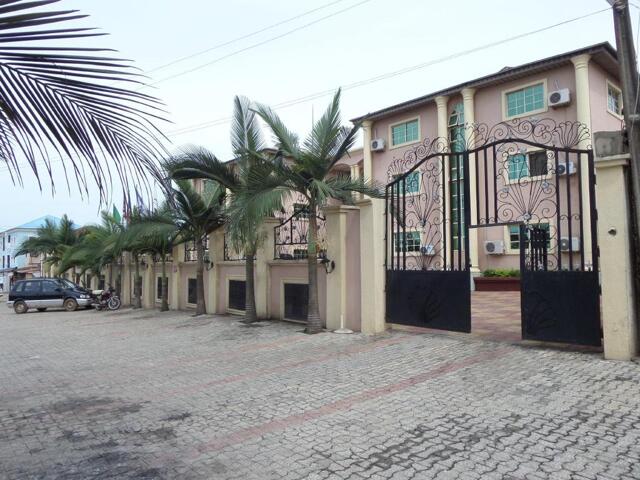 Adeniyi Street (off Liberty Road, Oke-ado) Ibadan, Ibadan, Brighton Hotel And