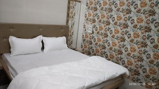 A Helloj Road Near Patrakar Colony Bus Stand Pushkar Rajasthan, Pushkar, Hotel Bajaj Lake