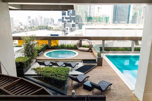 Nd Street F Hotel Manila, Manila, Rb Suites