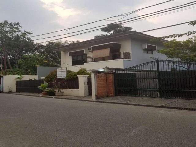 Jalan Gunung Indah V Kos Griya Gunung Indah  No . Rt / Rw . Cirendeu, Ciputat Timur., Tangerang, Hot