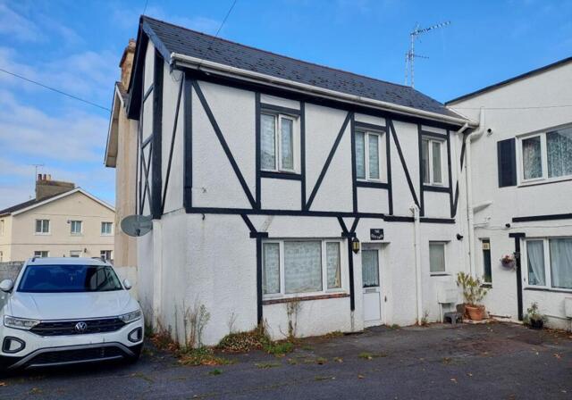 Newton Road, Torquay, 2 Bedroom Cluster