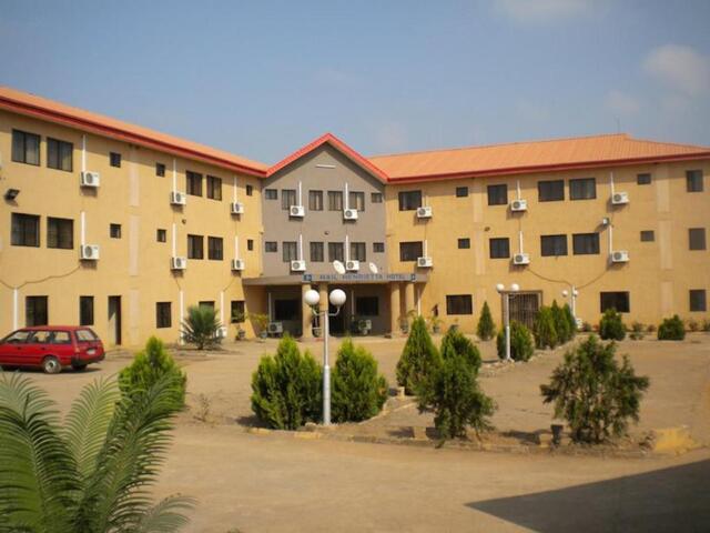 Plot E Block Xxi Olubadan Housing Estate - New Ife Ibadan, Ibadan, Hail henrietta hotels, Hotel For