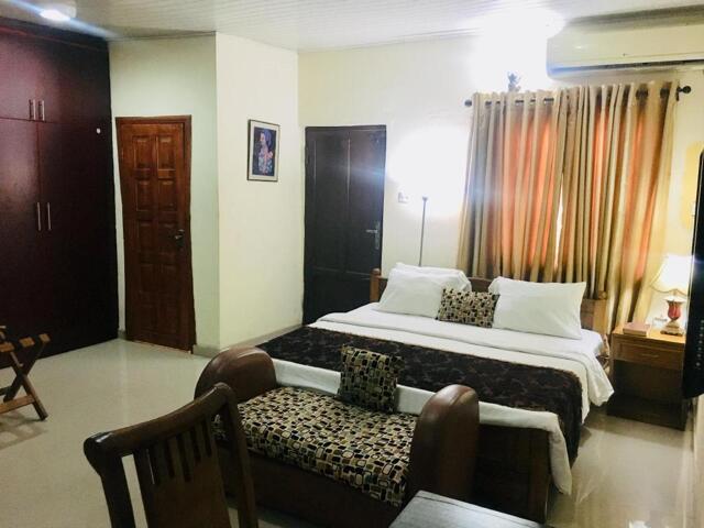 ?alhaji hussein summonu street Lekki, Lekki, Light House Hotel