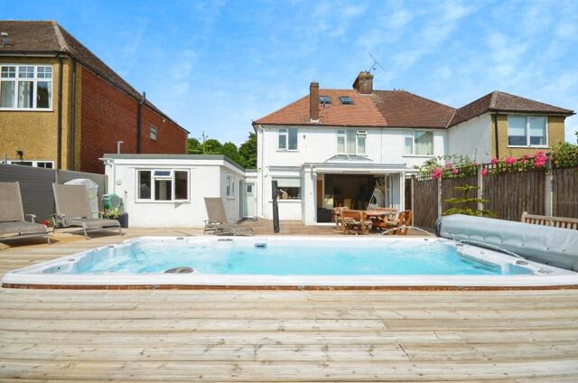 High Street, St. Albans, 3 Bedroom Semi-detached