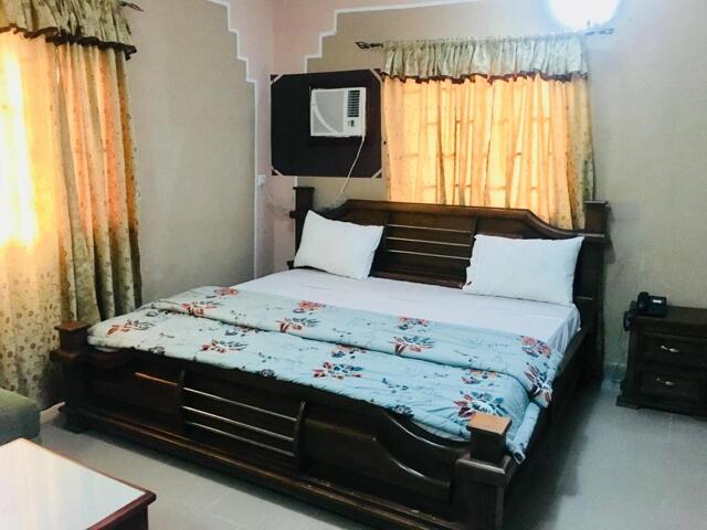 Omoma Street, Off Oko Central Road, G.r.a Benin City, Benin City, Mignonette Hotel &