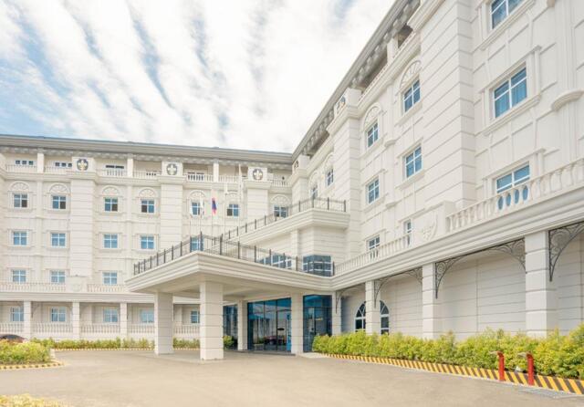 Mcarthur Highway ,brgy.san Miguel, Calasiao, The Monarch Hotel