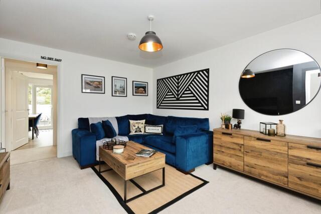 Honeysuckle Avenue, Cheltenham, 3 Bedroom End